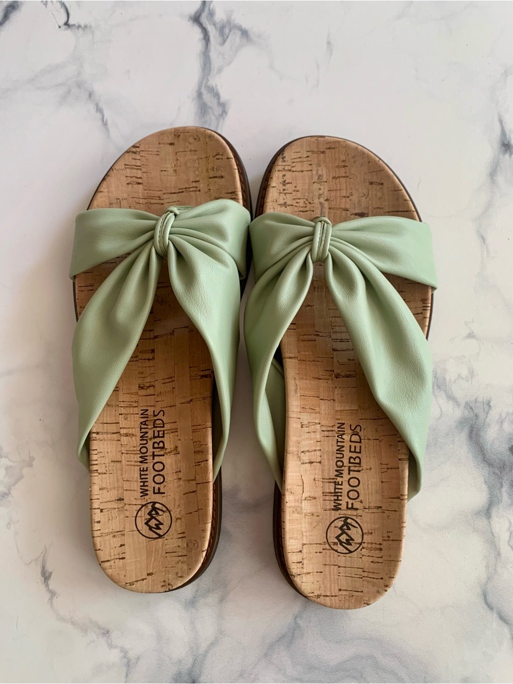 White Mountain Women's Green Thong Sandals Bow Cork Footbed Slip-On 9M